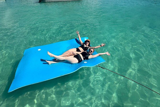 4 hours Tour in La Parguera Private Boat Charter - Captain José and the human side of the trip
