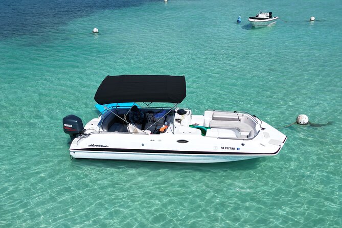 4 hours Tour in La Parguera Private Boat Charter - A private boat changes the pace