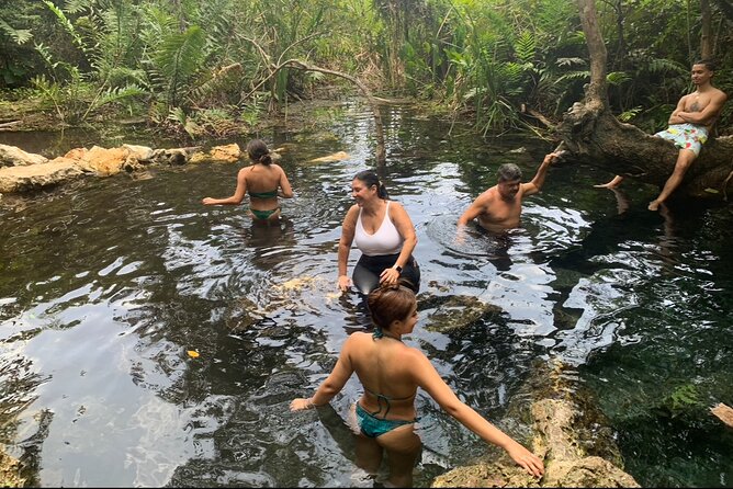 Adventure in Cave and the Guayaney Spring - Cooling off at the clear spring