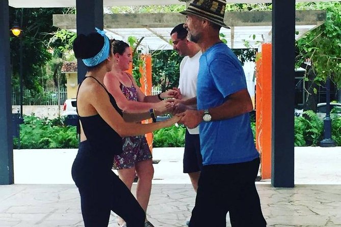 Beginner to Advanced Salsa Dance Class in San Juan, PR - Learning in Laguna del Condado Profesor Jaime Benítez Rexach National Park