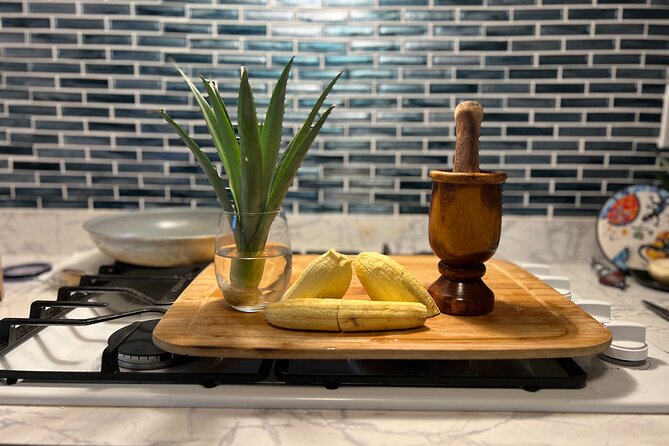 Caribbean Food Experience - Making a fresh piña colada
