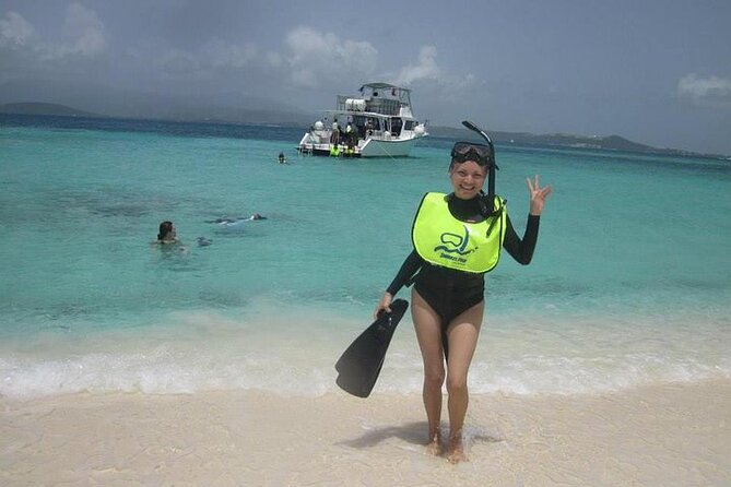 Culebra Snorkel and Beach Day with Lunch and Drinks - Lunch, snacks, and the open-bar setup