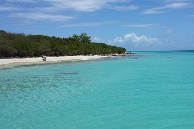 Culebra Snorkeling and beach Day Experience by boat - Lunch, drinks, and the family setup