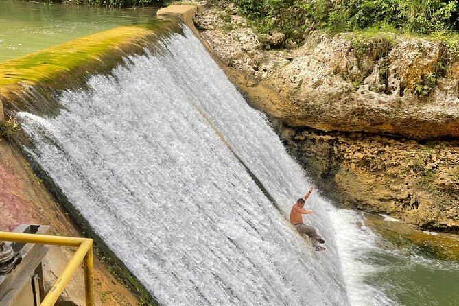 Largest Natural Waterslide, River Hike and Beach Tour in Arecibo - A practical plan for your morning and afternoon