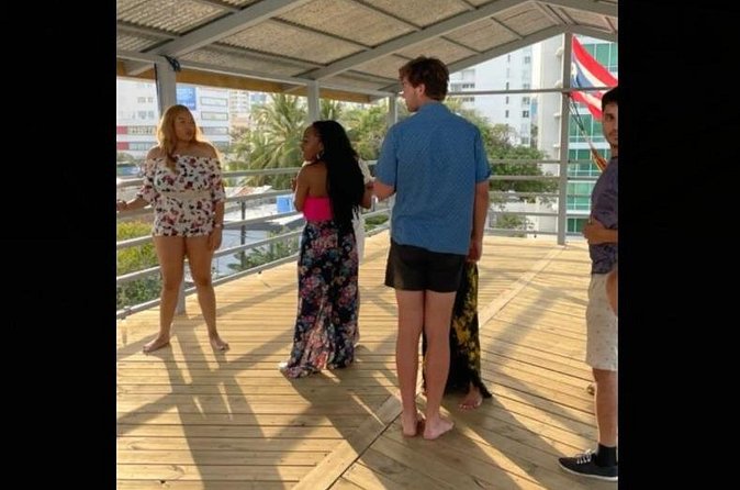 Learn Salsa in San Juan - Vivid beginner lesson - Sunset, a drink, and the social finish
