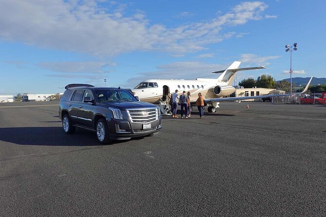 Luxury Private Car SJU Arrival or Departure Airport Pickup - A private arrival at Luis Muñoz Marín International Airport
