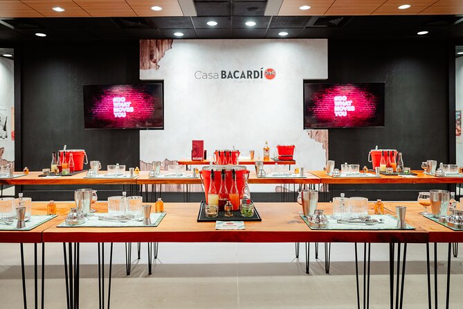 Mixology Class at Casa BACARDÍ in Puerto Rico - Starting with a welcome cocktail at the pavilion