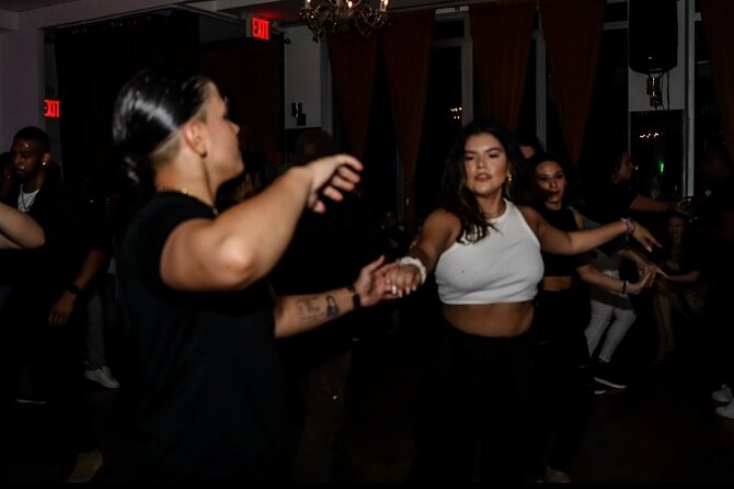 Moonlight Beginner Salsa Class in San Juan - What $60 gets you