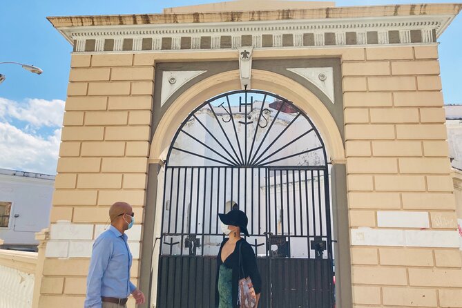 Old San Juan Immersive Walk: History and Culture - San Jose Plaza and the church setting