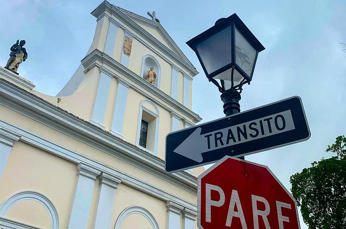 Old San Juan Walking Tour with a Local Certified Guide - Cuartel de Ballajá and the old cemetery