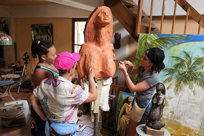 Puerto Rico: Lifestyle, Art, and Cultural Tour - Freestyle painting beside the beach