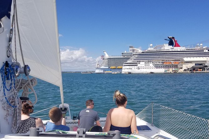 San Juan Bay Day Sail with Drinks Included - Drinks, music, and the pace on board