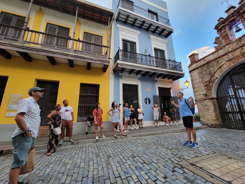 San Juan: Old Town Sunset Walking Tour - La Fortaleza and the cathedral district