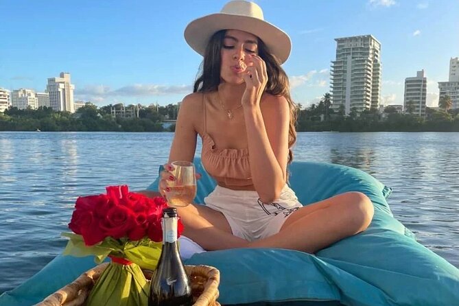 San Juan — Private Floating Picnic Experience in Condado Lagoon - Arriving at 1022 Ashford Ave