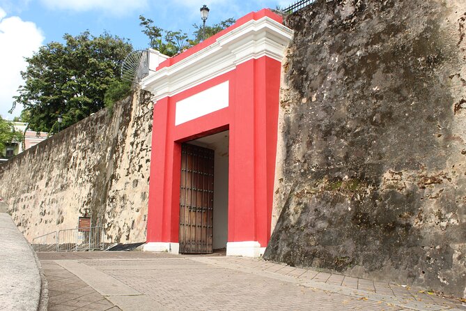 San Juan Private Old Walking Tour - Colonial buildings, sculptures, and La Fortaleza