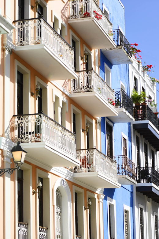 San Juan: Walking Tour with Expert Guide - Ballajá Barracks and San José Church