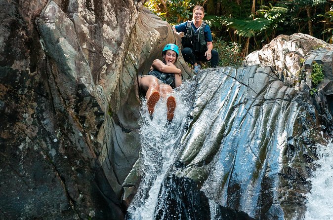 Two-in-One Day Trip: El Yunque and Bio Bay Tour with Transport - Guides, group size, and the safety culture