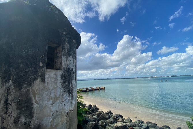Walking Guided Tour of History and Myths of Old San Juan - A 1521 residence museum adds a personal angle